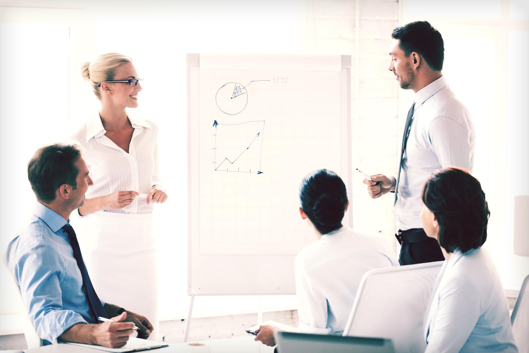 Workshop mit Kunden am Flipchart